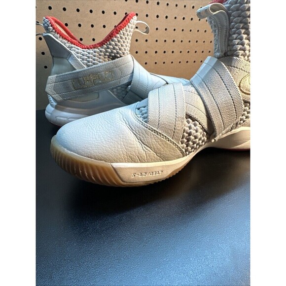 Nike Lebron Soldier 12 Light Bone Basketball Shoes Mens Size 11.5 A02609-002 - Picture 10 of 16
